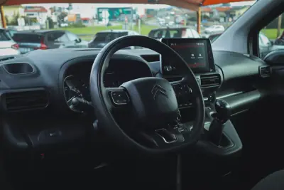 Citroën 2019 - 19880 EUR, 83120 km - AUTO.MOTO.pt - 83120km - foto 10 de 28