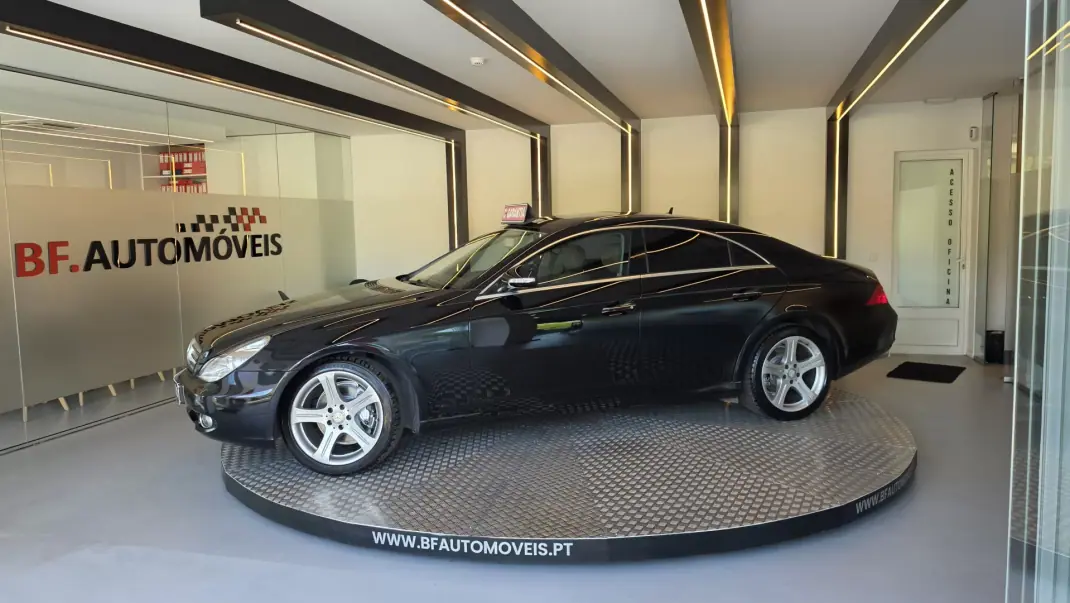 Mercedes-Benz CLS 320 2008 - 12900 EUR, 314479 km - 314479km - foto 15 de 60