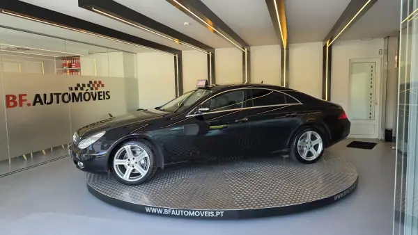 Mercedes-Benz CLS 320 2008 - 12900 EUR, 314479 km - AUTO.MOTO.pt - 314479km - foto 15 de 60