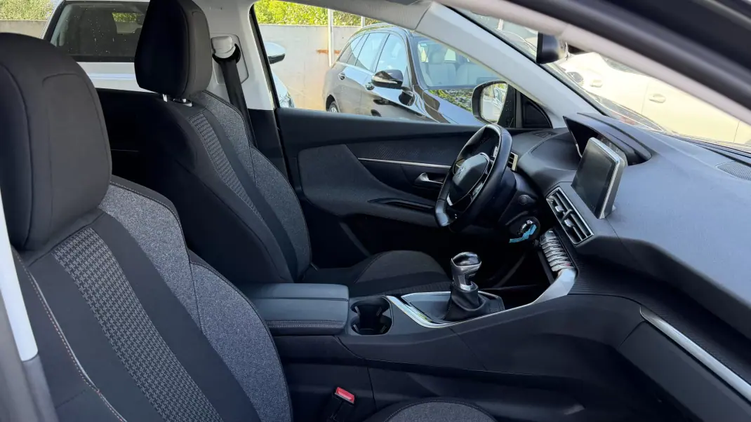 Peugeot 3008 2019 - 17980 EUR, 80200 km - AUTO.MOTO.pt - 80200km - foto 15 de 25
