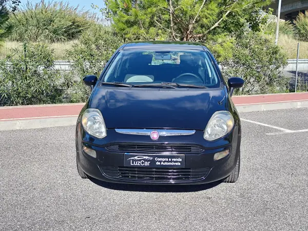 Fiat Punto Evo 2011 - 5780 EUR, 148000 km - AUTO.MOTO.pt - 148000km - foto 3 de 38