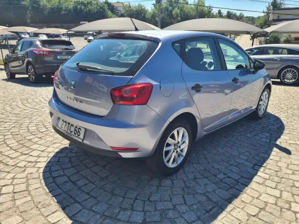 SEAT Ibiza 2017 - 10990 EUR, 93000 km - AUTO.MOTO.pt - 93000km - foto 8 de 17