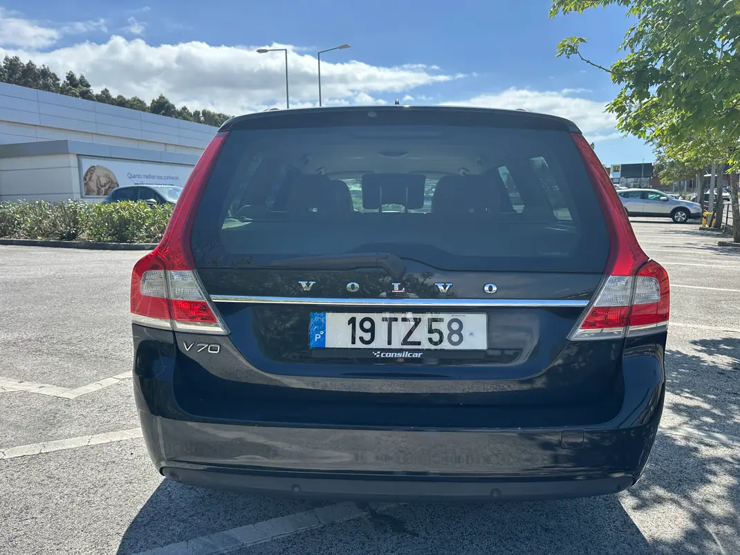 Volvo V60 2013 - 6890 EUR, 240000 km - AUTO.MOTO.pt - 240000km - foto 4 de 19