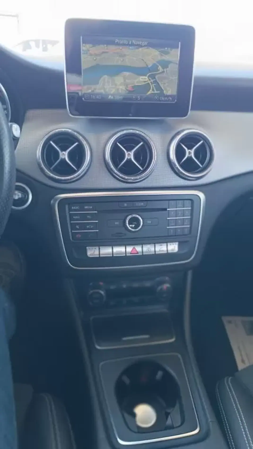 Mercedes-Benz CLA 220 2017 - 26900 EUR, 106416 km - AUTO.MOTO.pt - 106416km - foto 17 de 23