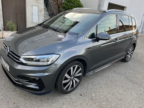 Volkswagen Touran 2017 - 19000 EUR, 135000 km - AUTO.MOTO.pt - 135000km - foto 9 de 18