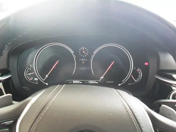 BMW 520 2017 - 26950 EUR, 80835 km - AUTO.MOTO.pt - 80835km - foto 11 de 38
