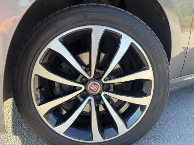 Fiat Tipo Station Wagon 2018 - 12900 EUR, 94406 km - AUTO.MOTO.pt - 94406km - foto 14 de 17