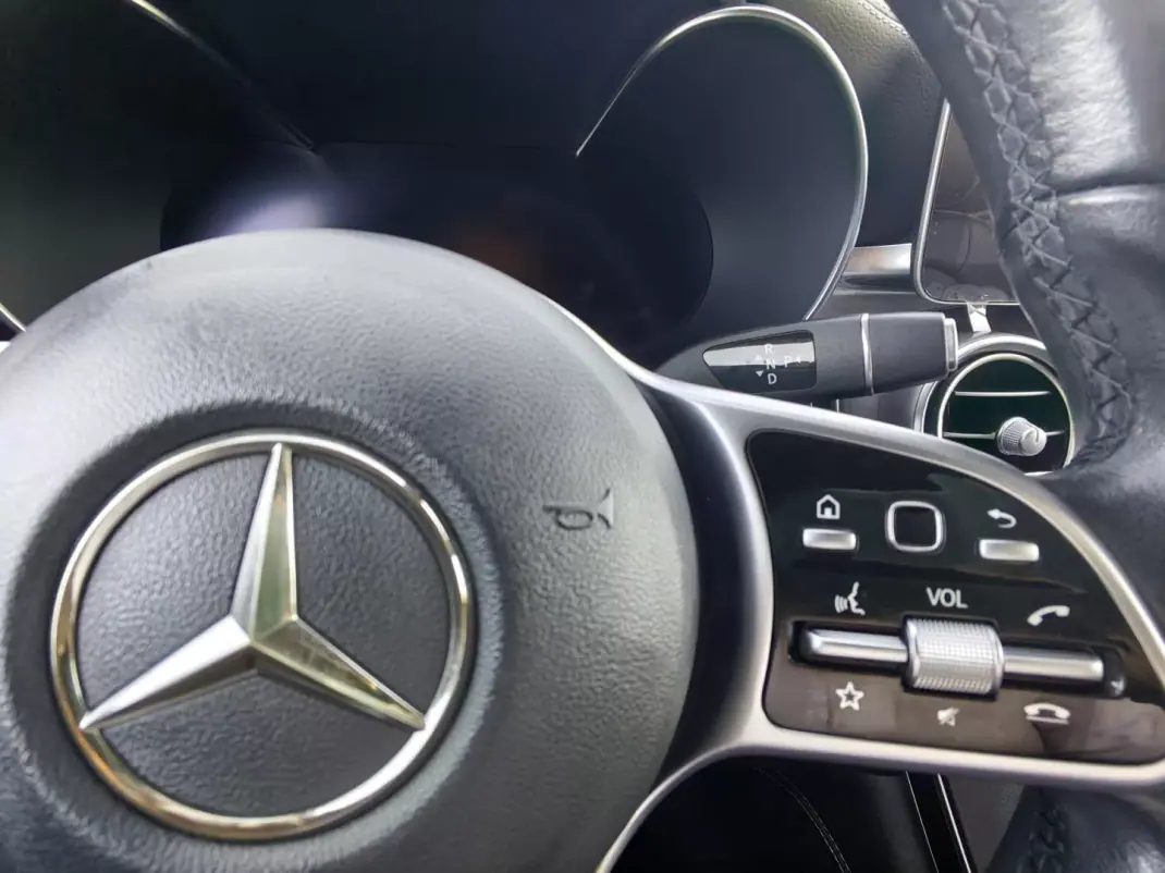 Mercedes-Benz GLC 220 2020 - 44500 EUR, 98000 km - AUTO.MOTO.pt - 98000km - foto 26 de 35