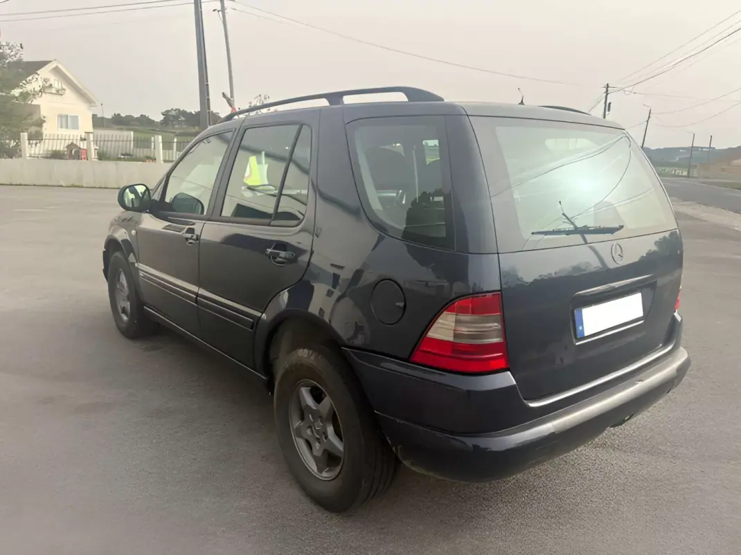 Mercedes-Benz ML 270 2000 - 6500 EUR, 450000 km - AUTO.MOTO.pt - 450000km - foto 4 de 8