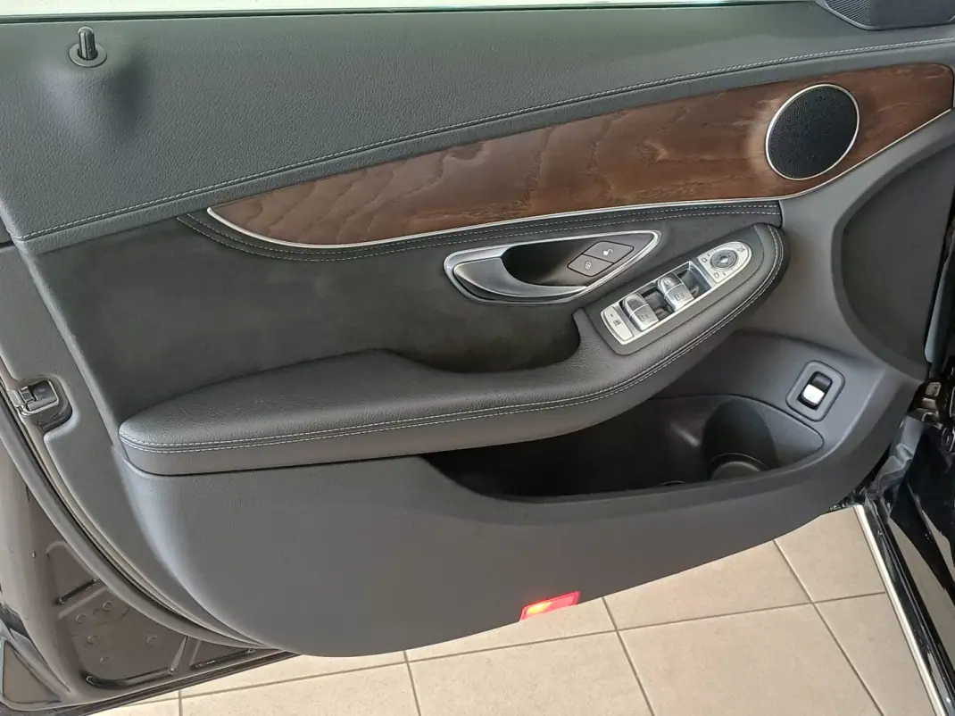 Mercedes-Benz C 220 2015 - 22490 EUR, 76614 km - 76614km - foto 5 de 15