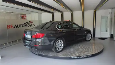 BMW 520 2011 - 10900 EUR, 370543 km - AUTO.MOTO.pt - 370543km - foto 4 de 54
