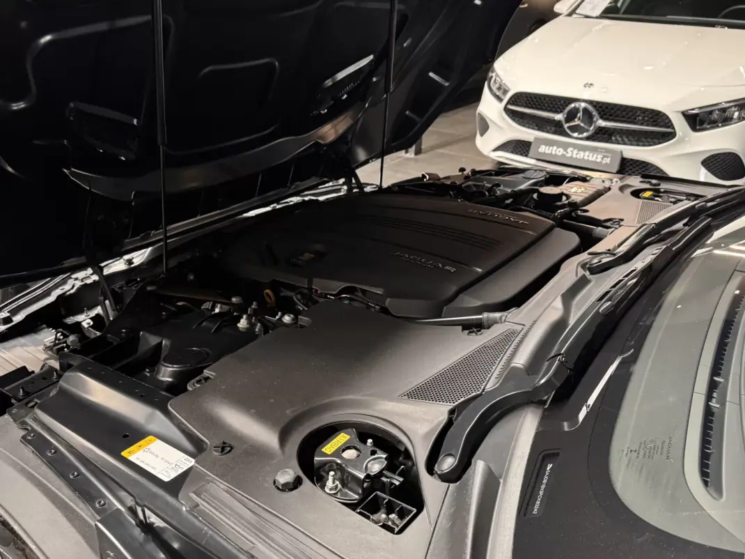Jaguar F-Type 2023 - 69990 EUR, 23000 km - AUTO.MOTO.pt - 23000km - foto 30 de 30