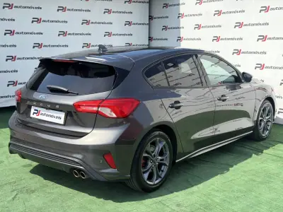 Ford Focus 2018 - 14850 EUR, 79128 km - AUTO.MOTO.pt - 79128km - foto 9 de 20