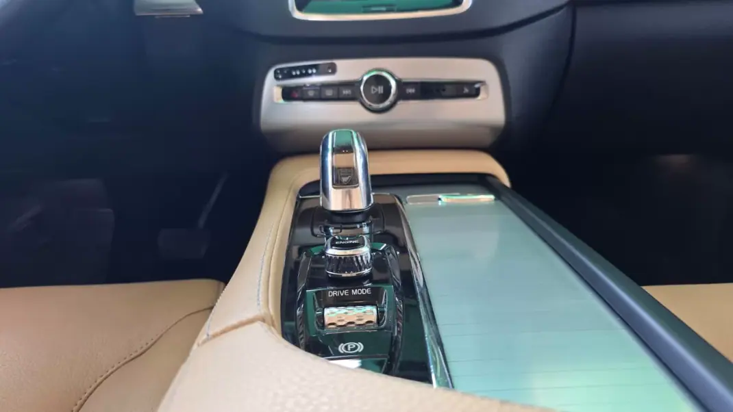 Volvo XC 90 2015 - 24500 EUR, 244798 km - 244798km - foto 21 de 28
