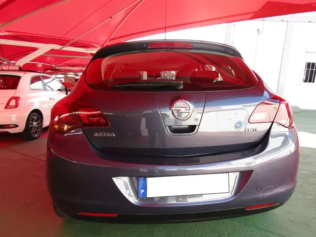 Opel Astra 2010 - 6950 EUR, 275200 km - 275200km - foto 5 de 21