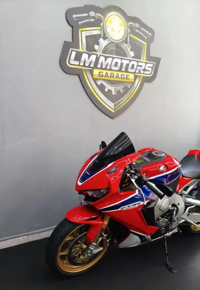 Honda CBR 1000RR 2017 - 15250 EUR, 17000 km - AUTO.MOTO.pt - 17000km - foto 21 de 32