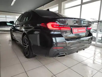 BMW 530e 2022 - 35650 EUR, 99990 km - AUTO.MOTO.pt - 99990km - foto 7 de 37