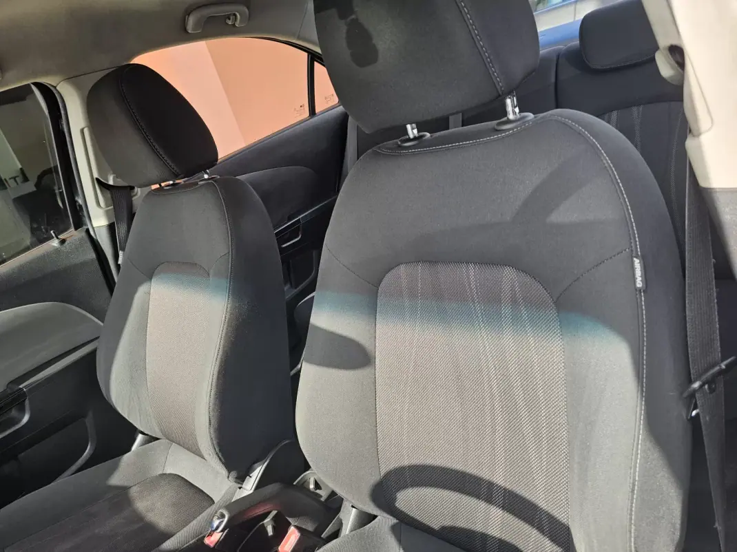 Chevrolet Aveo 2013 - 6990 EUR, 151000 km - AUTO.MOTO.pt - 151000km - foto 9 de 13