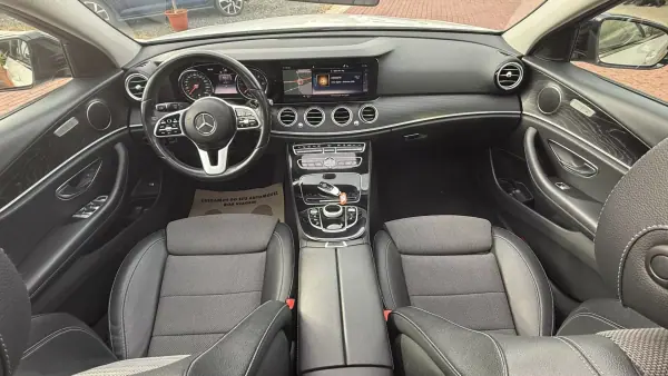 Mercedes-Benz E 300 2019 - 26990 EUR, 147000 km - AUTO.MOTO.pt - 147000km - foto 24 de 41