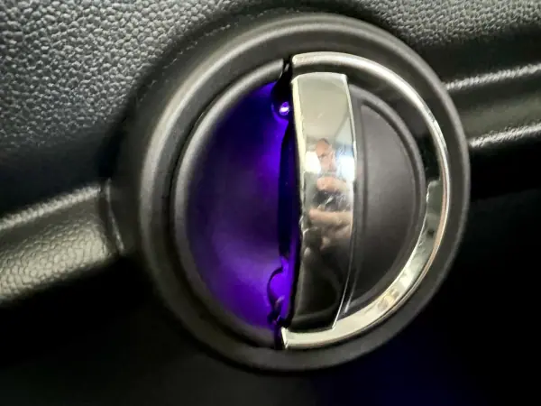 MINI One 2016 - 11900 EUR, 133000 km - AUTO.MOTO.pt - 133000km - foto 75 de 86