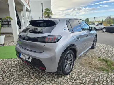 Peugeot e-208 2022 - 16950 EUR, 77000 km - AUTO.MOTO.pt - 77000km - foto 2 de 10