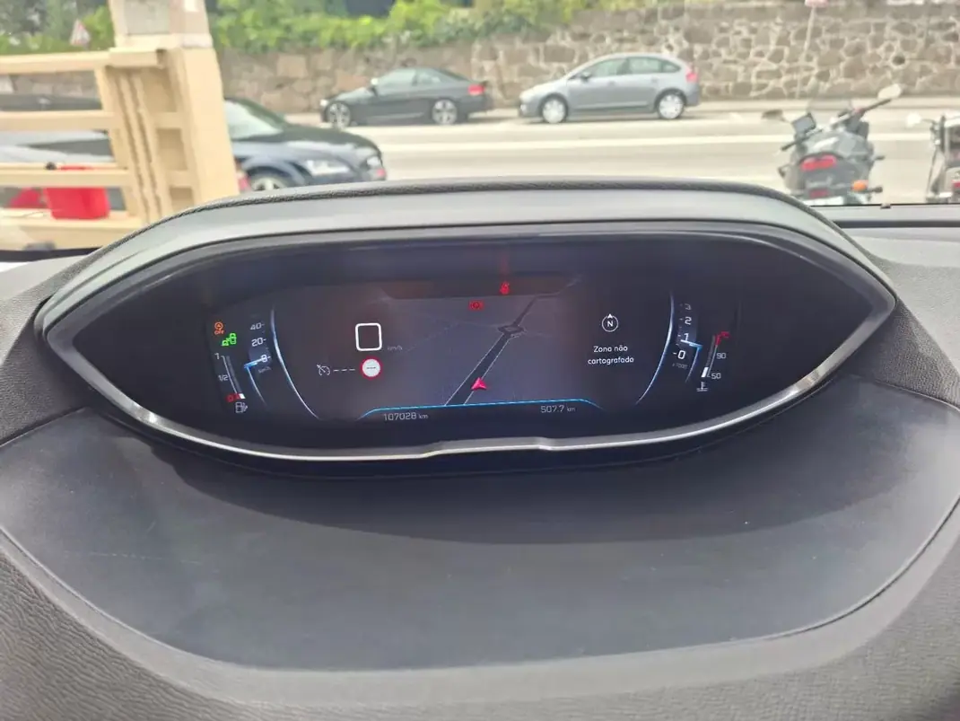 Peugeot 3008 2017 - 13500 EUR, 100000 km - 100000km - foto 36 de 39