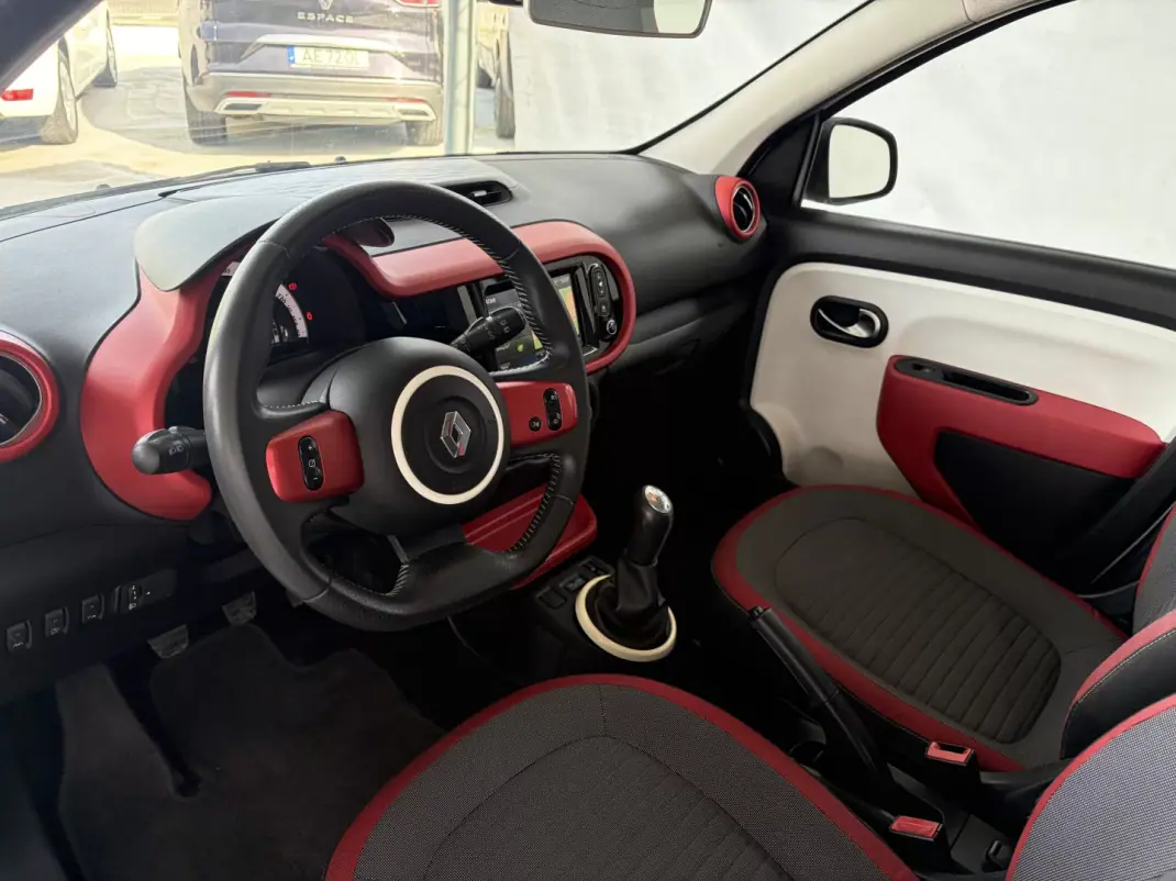 Renault Twingo 2015 - 8990 EUR, 146658 km - AUTO.MOTO.pt - 146658km - foto 7 de 12