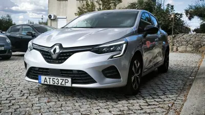 Renault Clio 2022 — photo 2 of 10