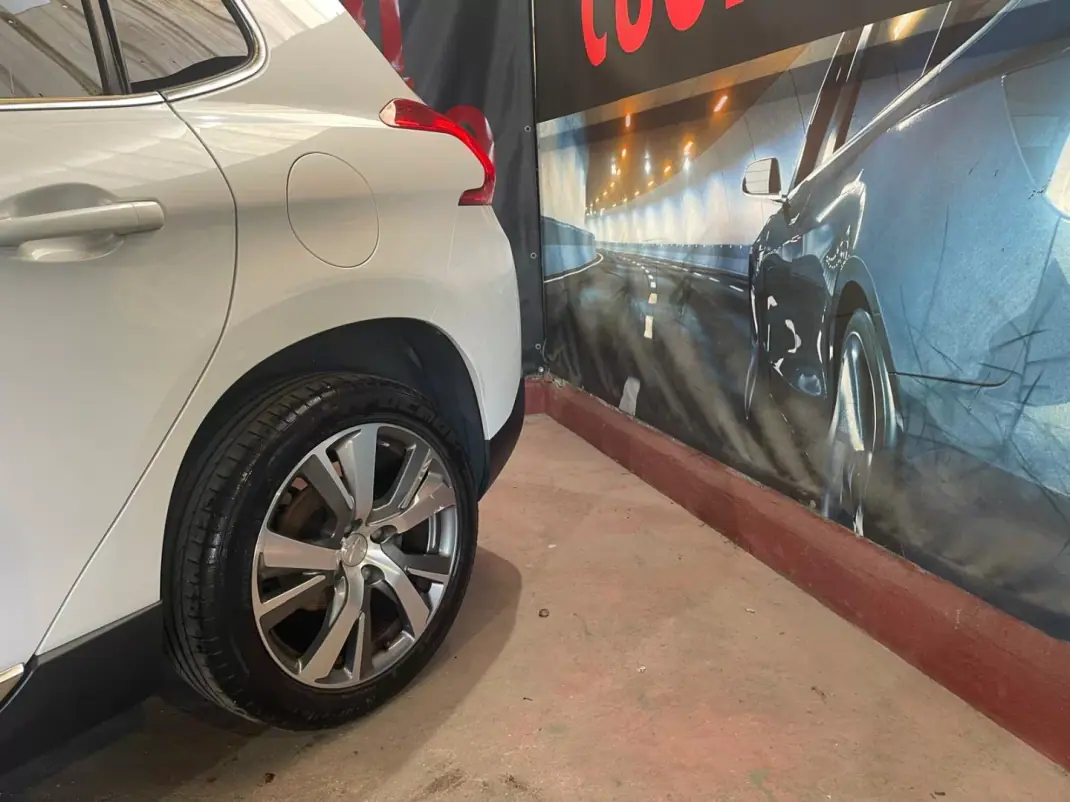 Peugeot 2008 2015 - 8500 EUR, 166000 km - AUTO.MOTO.pt - 166000km - foto 16 de 44