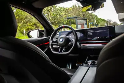 BMW i5 2023 - 74990 EUR, 17145 km - AUTO.MOTO.pt - 17145km - foto 46 de 60