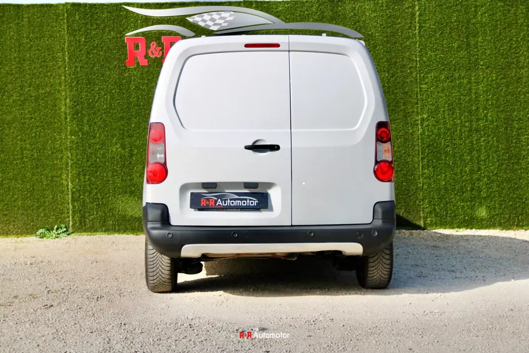Citroën 2016 - 10990 EUR, 150000 km - AUTO.MOTO.pt - 150000km - foto 7 de 24