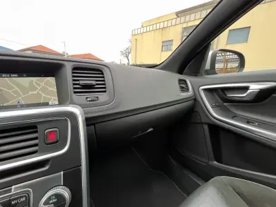 Volvo S60 2015 - 11950 EUR, 225000 km - AUTO.MOTO.pt - 225000km - foto 22 de 53