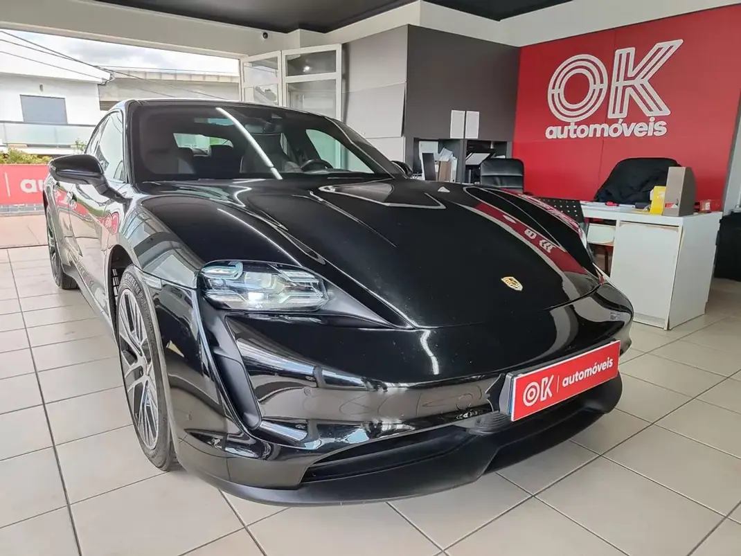 Porsche Taycan 2020 - 61500 EUR, 54000 km - AUTO.MOTO.pt - 54000km - foto 1 de 37