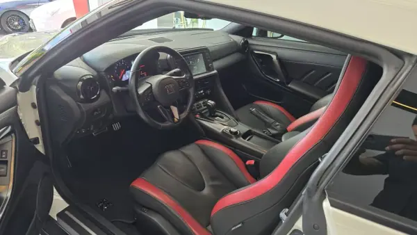 Nissan GT-R 2017 - 149950 EUR, 50238 km - AUTO.MOTO.pt - 50238km - foto 41 de 57
