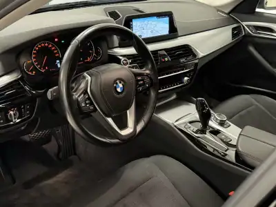 BMW 520 2018 - 24990 EUR, 153000 km - AUTO.MOTO.pt - 153000km - foto 49 de 52