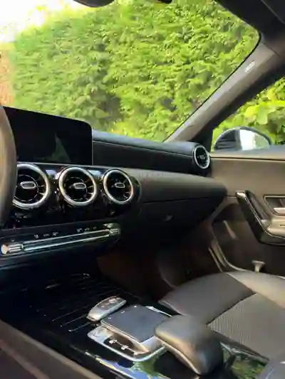 Mercedes-Benz CLA 180 2019 — foto 4 de 14