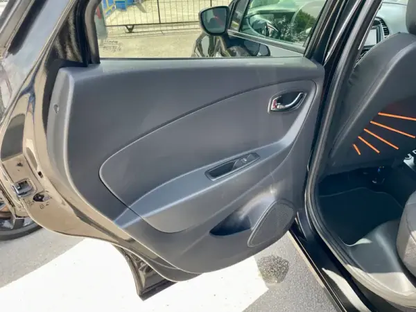 Renault Captur 2013 - 12250 EUR, 161056 km - AUTO.MOTO.pt - 161056km - foto 19 de 30