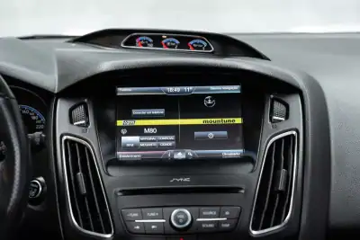 Ford Focus 2016 - 42950 EUR, 61000 km - AUTO.MOTO.pt - 61000km - foto 34 de 49