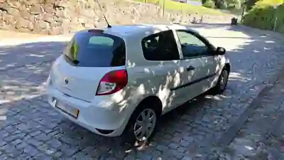 Renault CLIO 1.5DCI AC 2011 - 4500 EUR, 223193 km - AUTO.MOTO.pt - 223193km - foto 4 de 12