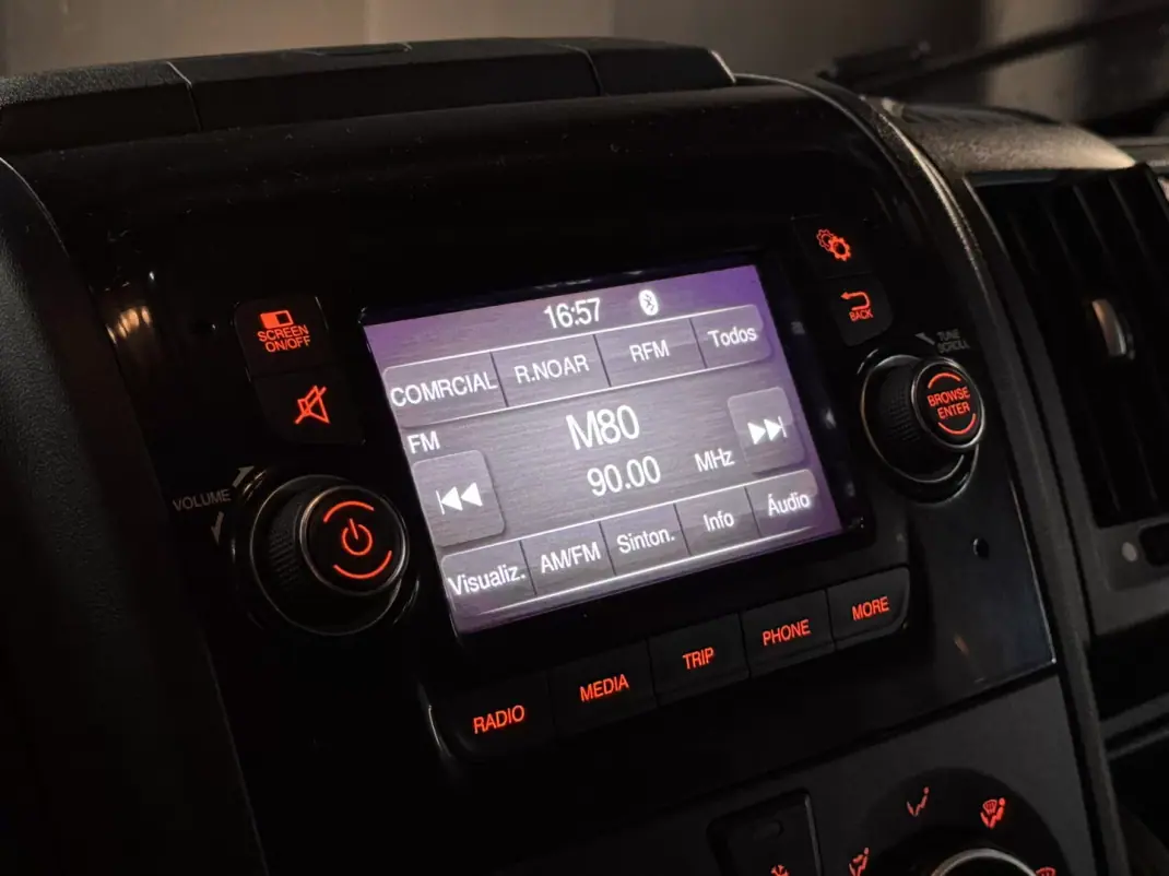 Peugeot Partner L2 caixa automática 130cv 2022 - 16990 EUR, 170100 km - AUTO.MOTO.pt - 170100km - foto 19 de 26