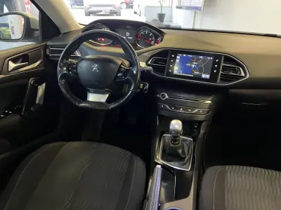 Peugeot 308 SW 2014 - 6990 EUR, 298000 km - AUTO.MOTO.pt - 298000km - foto 23 de 37