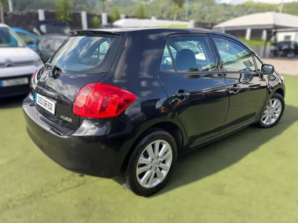 Toyota Auris 2008 - 11990 EUR, 148228 km - 148228km - foto 3 de 11