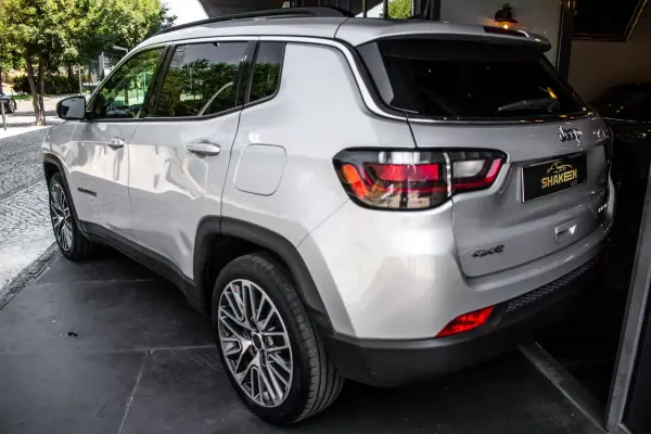 Jeep Compass 2023 - 25490 EUR, 87819 km - AUTO.MOTO.pt - 87819km - foto 3 de 47