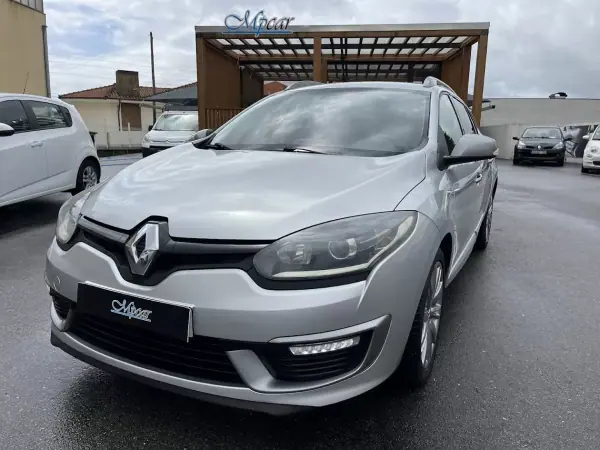 Renault Mégane Sport Tourer 2014 - 7750 EUR, 250000 km - AUTO.MOTO.pt - 250000km - foto 47 de 47