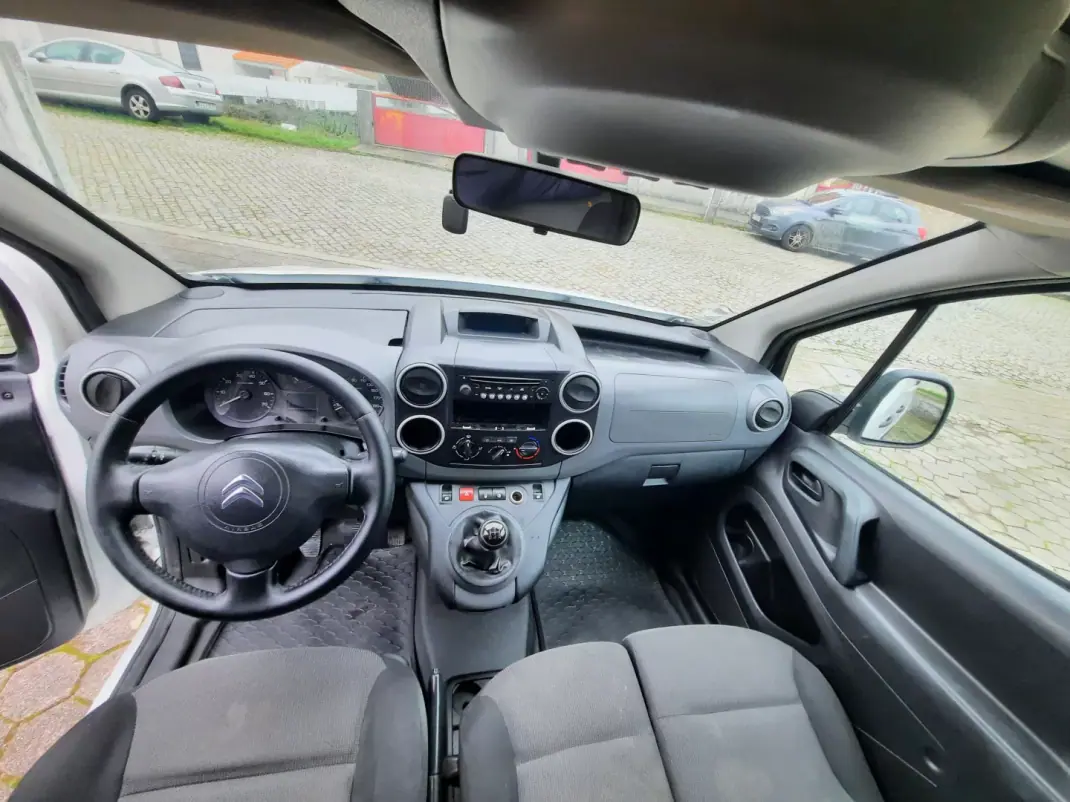 Citroën BERLINGO VAN XL 1.5 BLUE HDI 3 LUGARES 2016 - 9900 EUR, 177157 km - AUTO.MOTO.pt - 177157km - foto 8 de 10