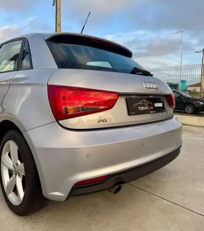 Audi A1 Sportback 2015 - 13490 EUR, 189500 km - AUTO.MOTO.pt - 189500km - foto 9 de 30