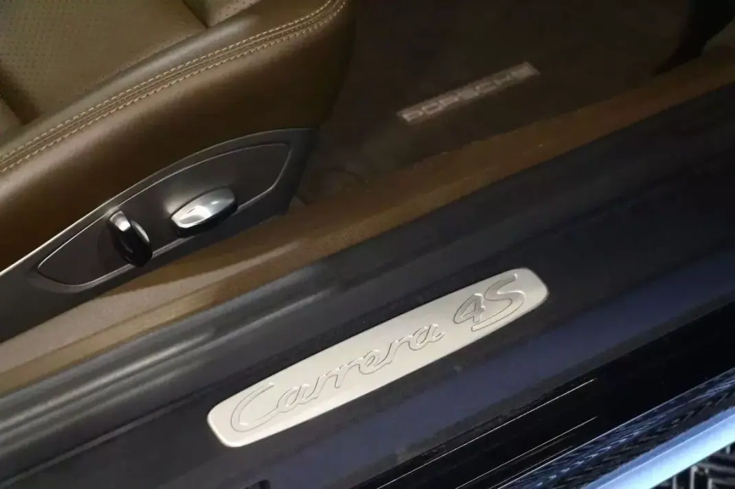 Porsche 911 2017 - 119000 EUR, 75000 km - 75000km - foto 17 de 40