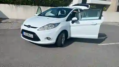 Ford Fiesta 2013 - 7450 EUR, 175000 km - AUTO.MOTO.pt - 175000km - foto 3 de 14