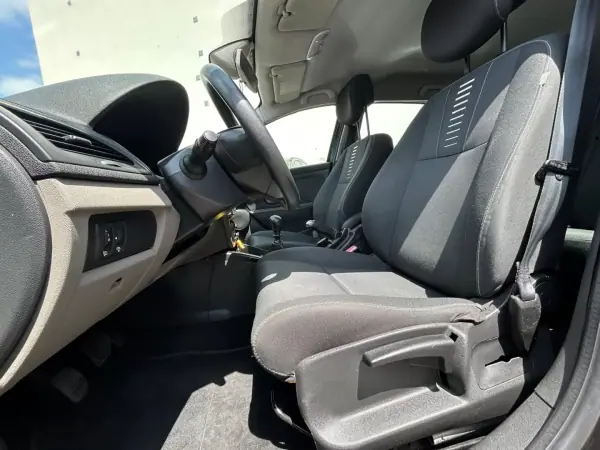Renault Mégane 2013 - 6990 EUR, 253321 km - AUTO.MOTO.pt - 253321km - foto 9 de 17
