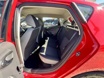 SEAT Ibiza 2016 - 9990 EUR, 185000 km - AUTO.MOTO.pt - 185000km - foto 18 de 20